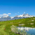 Royal Village - Royal Views Апартаменты