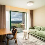 Royal Village - Royal Views Апартаменты *