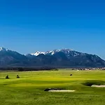 Royal Village - Royal Views Апартаменты *