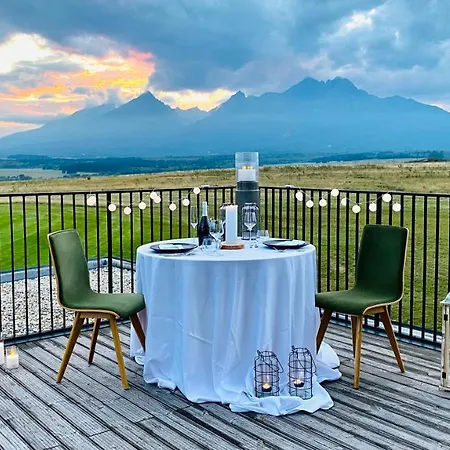 Royal Village - Royal Views