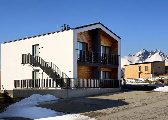 Royal Village - Royal Views